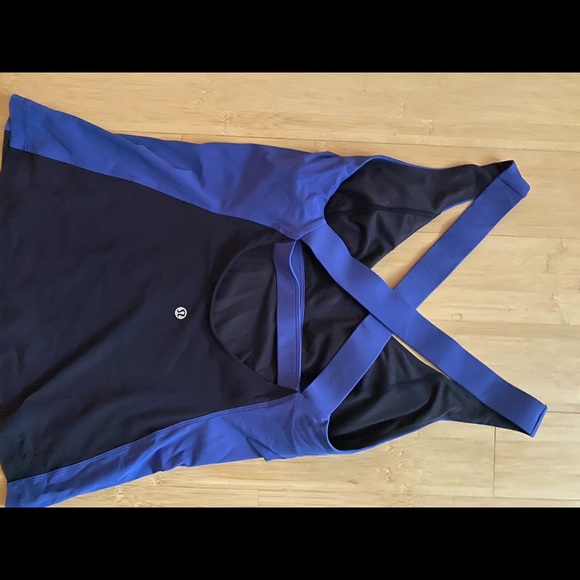 Lululemon workout tank with built in bra - Picture 2 of 2
